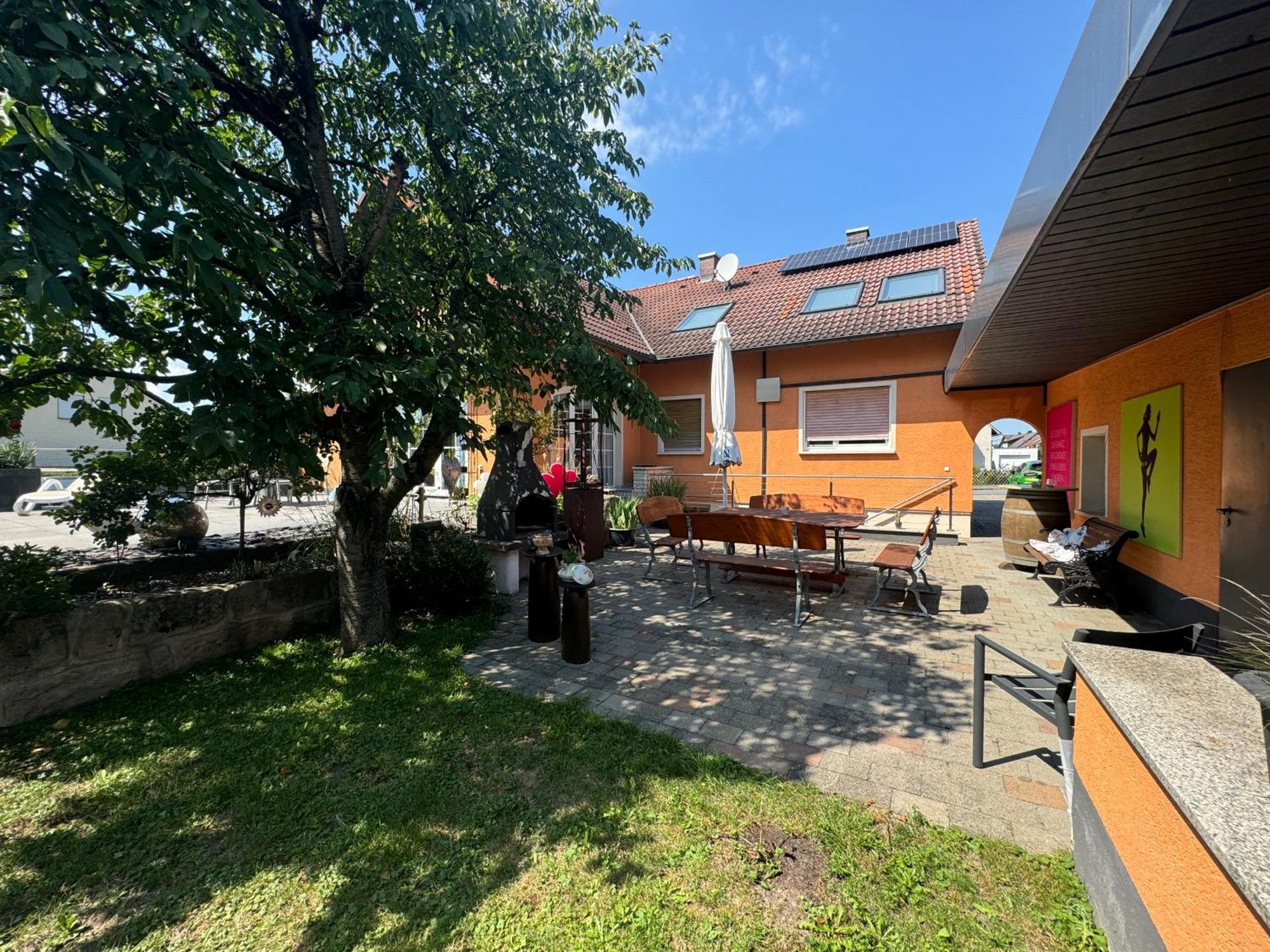 B&B'S Im Aischgrund Adelsdorf Екстер'єр фото