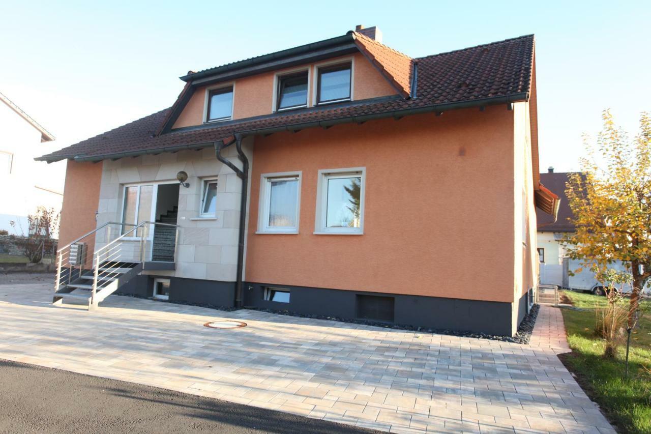 B&B'S Im Aischgrund Adelsdorf Екстер'єр фото